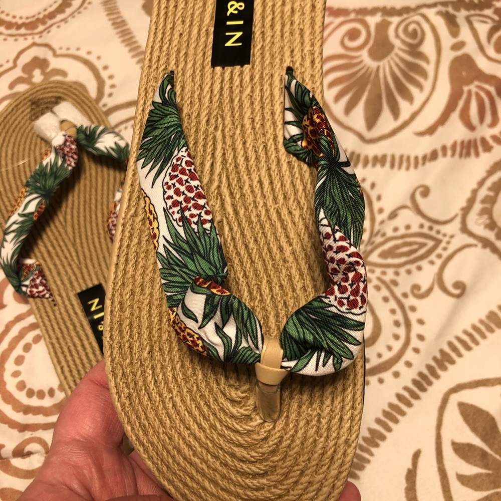 Sandals - Picture 6 of 6